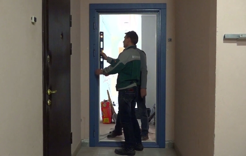 Установка короба по уровню Установка короба по уровню