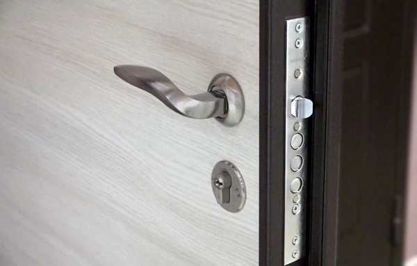 Замок с цилиндром Замок с цилиндром