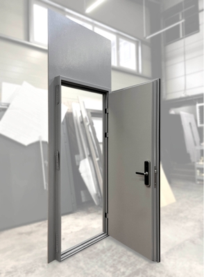 Двери скрытого монтажа с фрамугой для квартиры