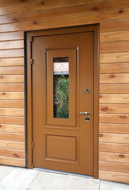 Дверь с металлобагетом и окном Дверь с металлобагетом и окном