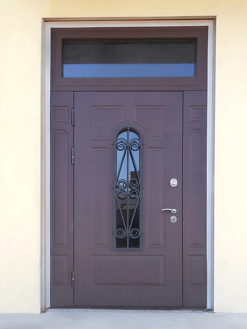 Дверь с остеклением над створкой Дверь с остеклением над створкой