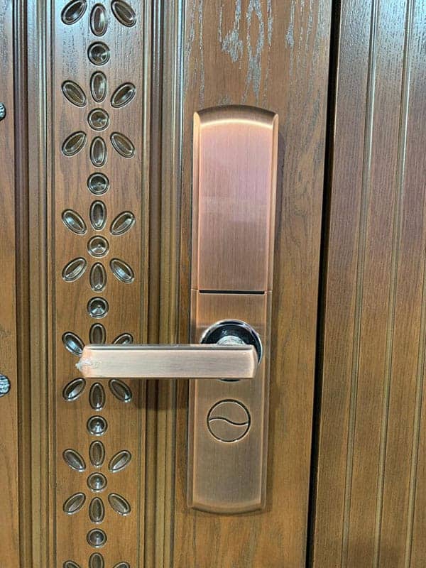 Электронный замок снаружи Электронный замок снаружи