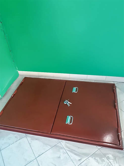 Напольный люк (установка по адресу ул. Новый Арбат) Напольный люк (установка по адресу ул. Новый Арбат)