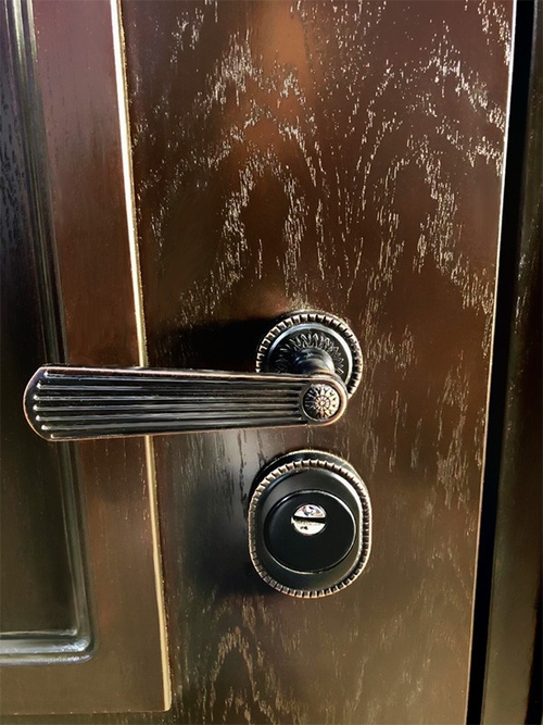 Ручка и цилиндровый замок Ручка и цилиндровый замок