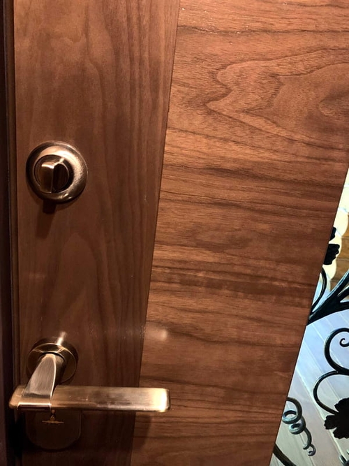 Ручка с внутренней стороны Ручка с внутренней стороны