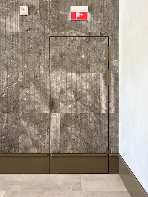 С отделкой под керамогранит С отделкой под керамогранит