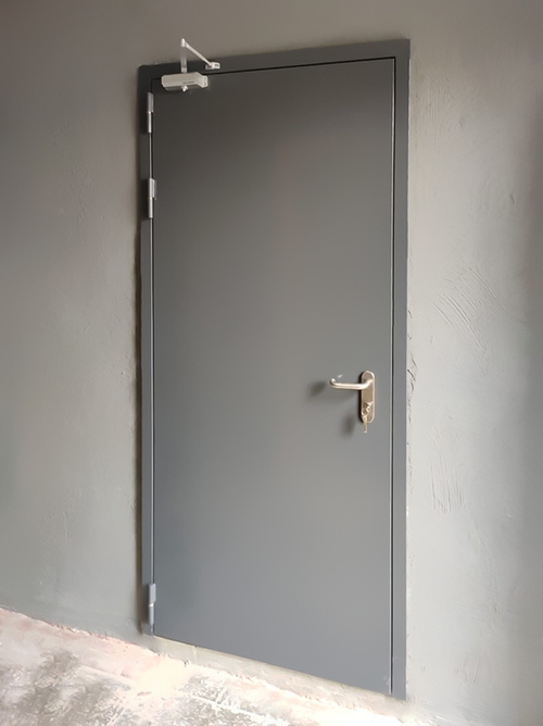 Серая огнестойкая дверь (ул. Фридриха Энгельса) Серая огнестойкая дверь (ул. Фридриха Энгельса)