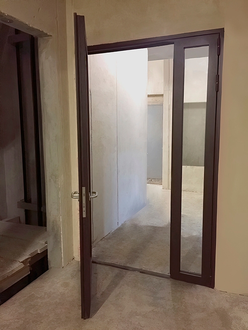 Тамбурная огнеупорная дверь EIW 60 (ЖК «Настоящее») Тамбурная огнеупорная дверь EIW 60 (ЖК «Настоящее»)