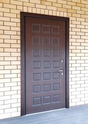 Уличная дверь с петлями скрытого типа Уличная дверь с петлями скрытого типа