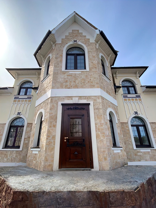 Установленная дверь с ковкой Установленная дверь с ковкой