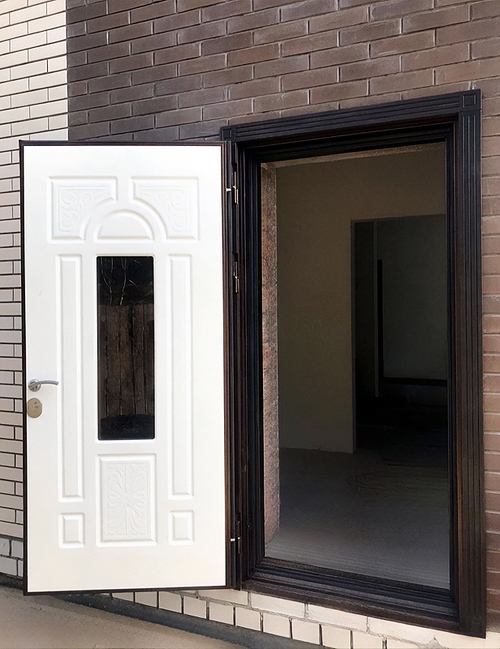 Утепленная дверь в доме с МДФ Утепленная дверь в доме с МДФ