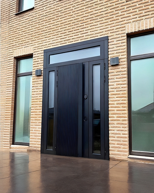 Входная группа с остеклением