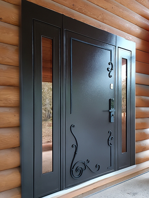 Входная порошковая дверь с ковкой Входная порошковая дверь с ковкой