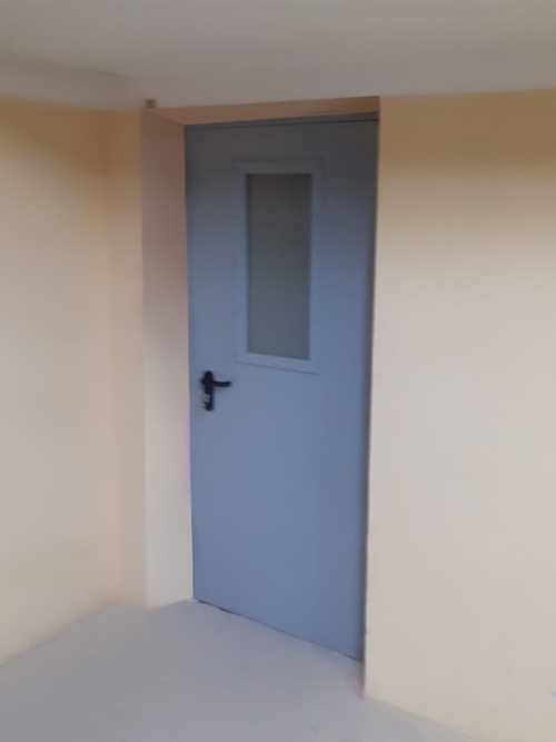 Внешняя сторона двери со стеклом (ул. Новый Арбат) Внешняя сторона двери со стеклом (ул. Новый Арбат)