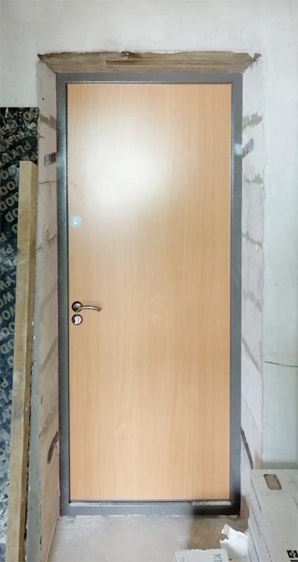 Внутренняя сторона двери с ламинатом (г. Истра) Внутренняя сторона двери с ламинатом (г. Истра)