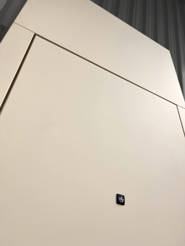 Вставка в одной плоскости с полотном Вставка в одной плоскости с полотном