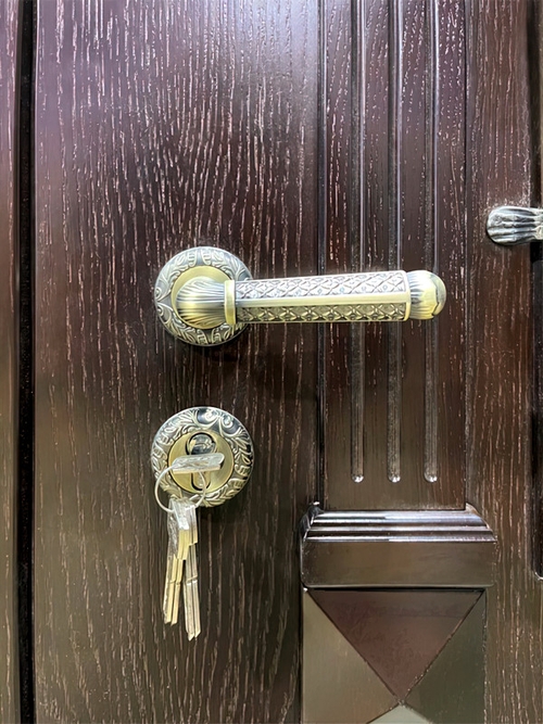 Замок и ручка Замок и ручка